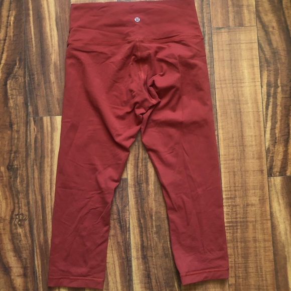 Lululemon Wunder Under Crop (High-Rise) *Full-On Luon 21"
Cayenne - Picture 5 of 9